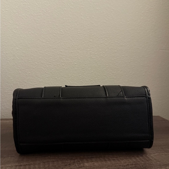 Copy-Marc Jacobs Black Tote with strap  Bag with Leather Handles - Picture 6 of 6